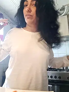 CharmingPearl online show from March 18, 9:12 am