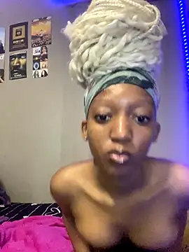 Snapshot of Freaky-E chatting on November 10, 12:15 pm Freaky-E online show from November 10, 12:15 pm