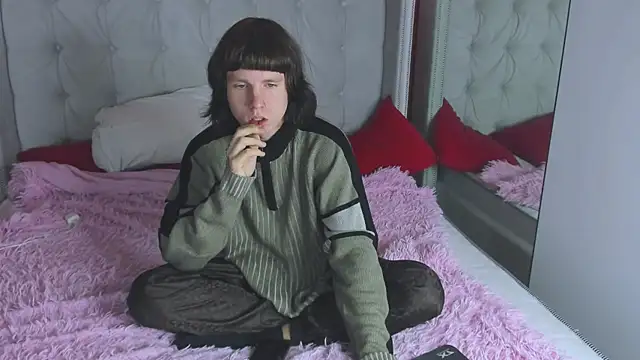 CutieKai  online show from November 4, 10:42 pm