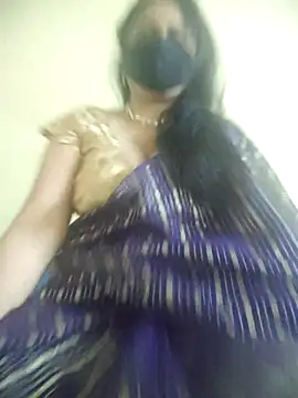 Snapshot of mouni499 chatting on April 27, 10:13 am mouni499 online show from April 27, 10:13 am