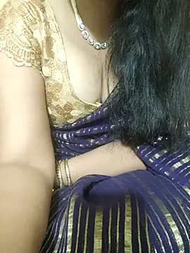 Snapshot of mouni499 chatting on May 11, 5:32 pm mouni499 online show from May 11, 5:32 pm