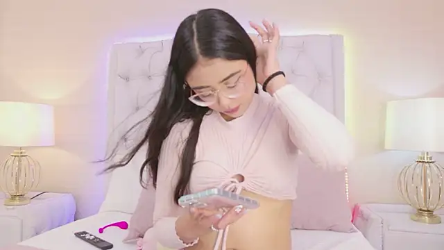 ScarlettPetrova online show from January 9, 11:46 am