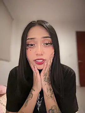 Snapshot of JIORYOvO chatting on April 1, 2:34 am JIORYOvO online show from April 1, 2:34 am