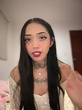 Snapshot of JIORYOvO chatting on April 3, 4:54 am JIORYOvO online show from April 3, 4:54 am