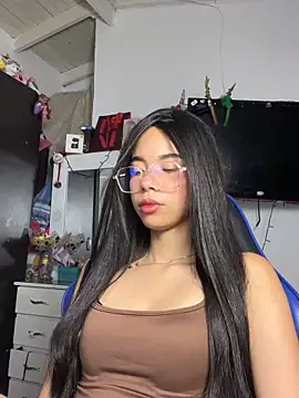 Snapshot of Milleradhara24 chatting on December 14, 9:52 pm Milleradhara24 online show from December 14, 9:52 pm