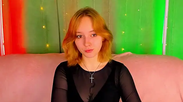 Snapshot of RikkiChoco chatting on May 2, 1:21 am RikkiChoco online show from May 2, 1:21 am