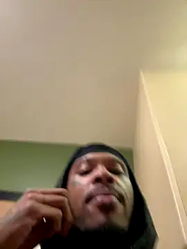 Snapshot of urnewfantasyzzz chatting on November 3, 12:46 am urnewfantasyzzz online show from November 3, 12:46 am