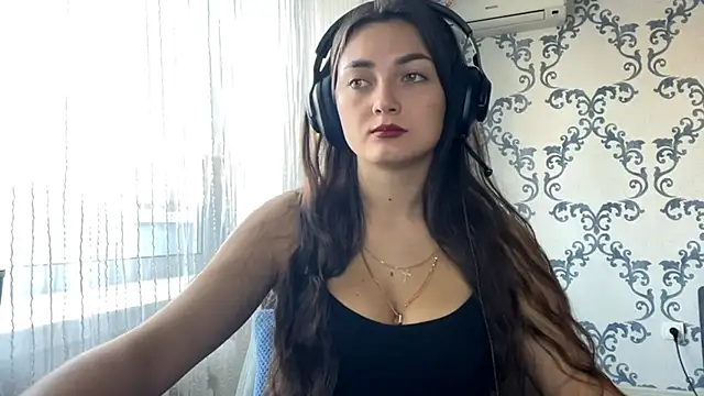 Snapshot of TwotyBright chatting on November 4, 8:02 am TwotyBright online show from November 4, 8:02 am