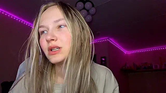 KarinRobertson online show from March 29, 9:15 pm