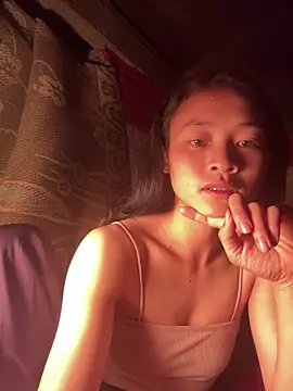 Li ve online show from March 8, 2:43 pm