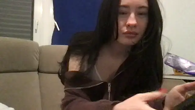 Ameliiya online show from February 9, 6:12 pm