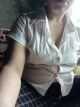 Snapshot of Sara_pusyy chatting on July 2, 3:45 am Sara pusyy online show from July 2, 3:45 am