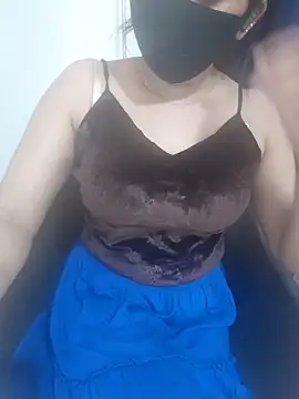 Aarti909090 online show from May 7, 2:22 pm
