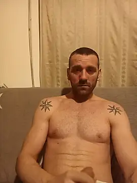 Snapshot of Baiat_Finut1 chatting on February 24, 12:30 am Baiat Finut1 online show from February 24, 12:30 am