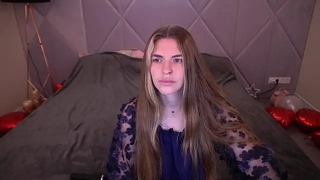 Snapshot of DanielaReign chatting on March 5, 6:42 am DanielaReign online show from March 5, 6:42 am