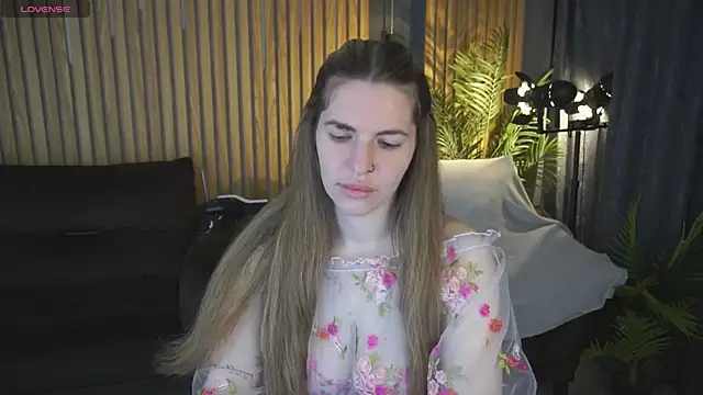 Snapshot of DanielaReign chatting on March 26, 7:03 am DanielaReign online show from March 26, 7:03 am