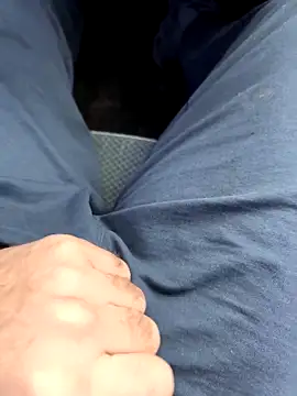 Snapshot of hakan07383 chatting on February 4, 5:57 am hakan07383 online show from February 4, 5:57 am