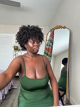 ladiosa selene online show from March 21, 9:40 pm