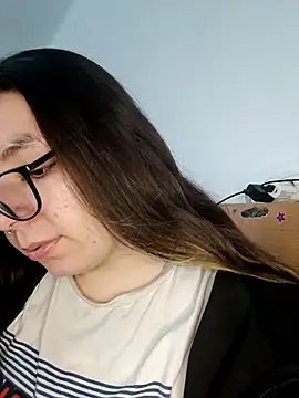 Snapshot of Baby_Myla chatting on March 12, 8:20 am Baby Myla online show from March 12, 8:20 am