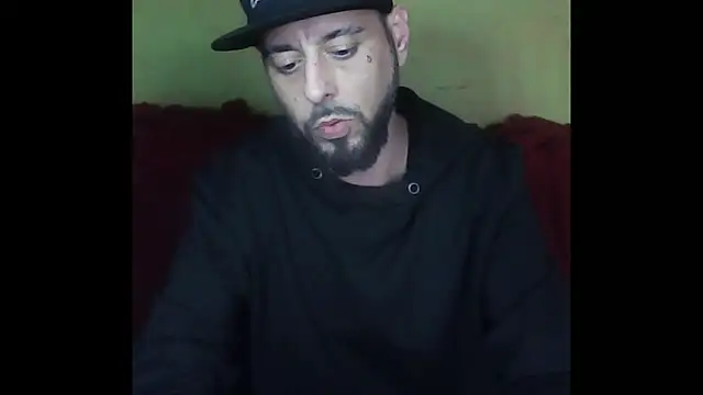 Snapshot of DonJuanDeBomboni chatting on November 6, 2:56 am DonJuanDeBomboni online show from November 6, 2:56 am
