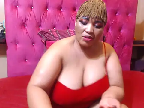 HUGE BUSTY EBONY online show from April 24, 5:26 pm