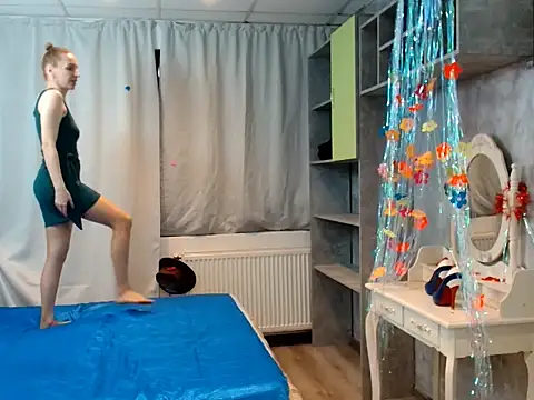 Snapshot of AnneDevrim chatting on March 31, 5:52 am AnneDevrim online show from March 31, 5:52 am