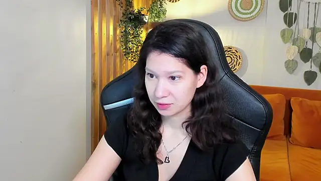 SaraDenars online show from November 13, 5:28 am