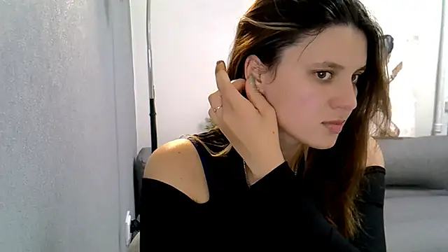 KiraHoney online show from November 29, 10:24 pm