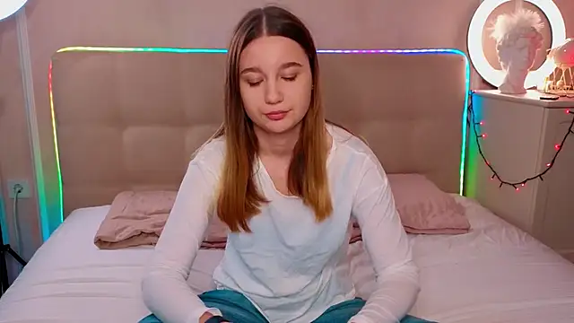 LauriePerez online show from December 22, 12:57 pm