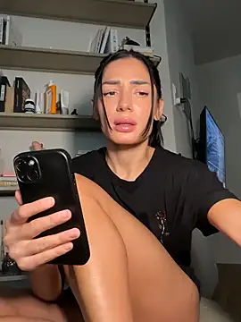 Snapshot of VickyM99 chatting on February 24, 10:46 am VickyM99 online show from February 24, 10:46 am