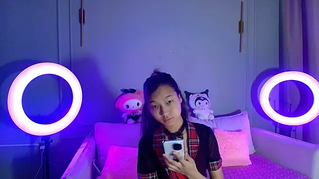 Snapshot of lihnpham chatting on December 18, 3:12 am lihnpham online show from December 18, 3:12 am