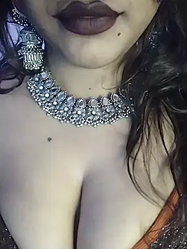 Snapshot of SEXYY_TRANSY_WITH_GIRL chatting on February 5, 8:57 pm SEXYY TRANSY WITH GIRL online show from February 5, 8:57 pm