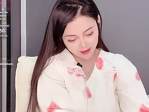 Snapshot of Yesenia- chatting on November 19, 1:44 pm Yesenia- online show from November 19, 1:44 pm