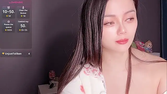 Snapshot of Yesenia- chatting on November 30, 1:26 pm Yesenia- online show from November 30, 1:26 pm