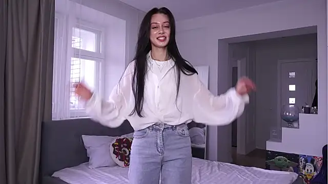 MarvisKuhIo online show from November 9, 6:44 am