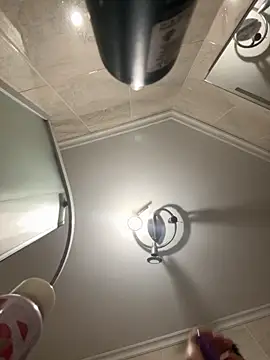 Snapshot of MUDA-TI chatting on November 3, 9:16 pm MUDA-TI online show from November 3, 9:16 pm