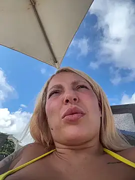 Snapshot of melisboa chatting on February 6, 6:11 pm melisboa online show from February 6, 6:11 pm