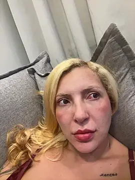 Snapshot of melisboa chatting on February 14, 3:25 am melisboa online show from February 14, 3:25 am