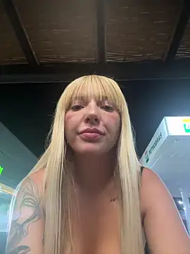 Snapshot of melisboa chatting on April 6, 4:10 am melisboa online show from April 6, 4:10 am