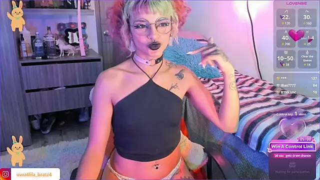 Snapshot of Lila_bratzz chatting on April 9, 6:19 am Lila bratzz online show from April 9, 6:19 am