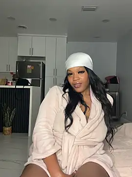 Snapshot of PrincessDreamm chatting on March 10, 12:48 am PrincessDreamm online show from March 10, 12:48 am