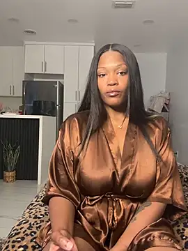 Snapshot of PrincessDreamm chatting on April 9, 12:32 am PrincessDreamm online show from April 9, 12:32 am