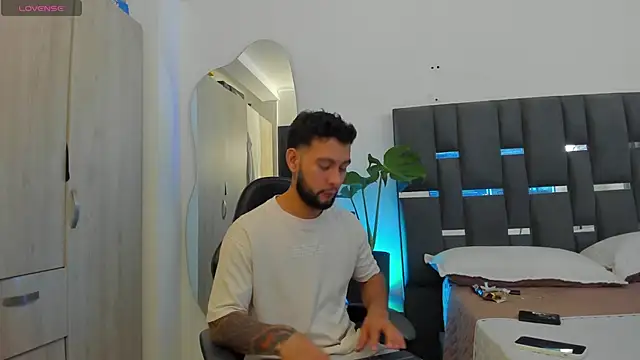 noah corvelle online show from March 5, 11:45 pm