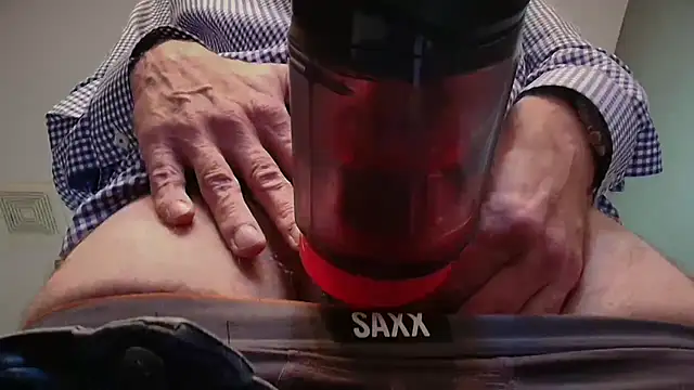 Snapshot of centerfieldshow chatting on February 24, 10:08 pm centerfieldshow online show from February 24, 10:08 pm