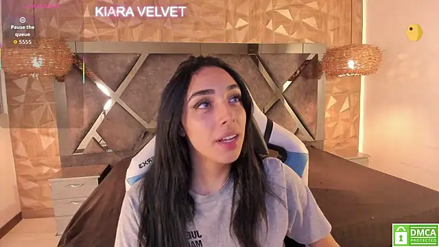 Snapshot of Kiara_velvet__ chatting on April 28, 5:23 am Kiara velvet online show from April 28, 5:23 am