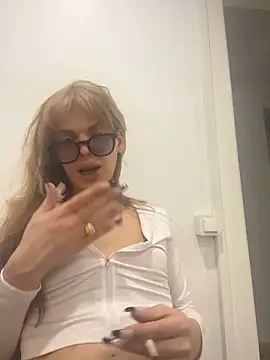 zowi101 online show from March 25, 6:03 pm