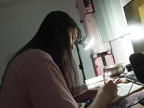 Snapshot of RebelAura chatting on July 28, 2:13 pm RebelAura online show from July 28, 2:13 pm