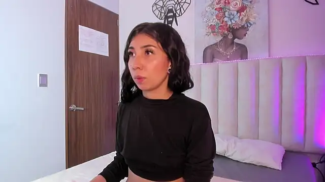 Isabella Crofts online show from November 6, 3:07 am