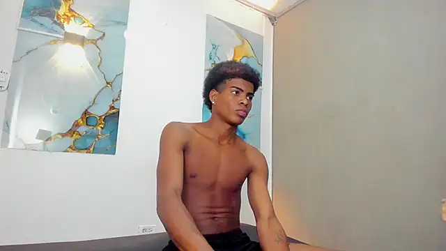 XAVI LEE online show from March 28, 7:35 pm