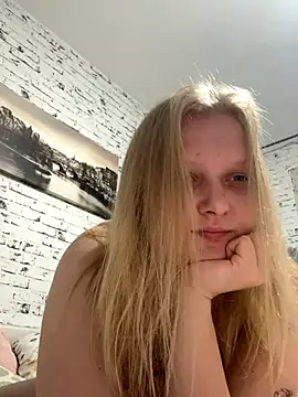 hotgoodgirll online show from December 21, 4:14 pm